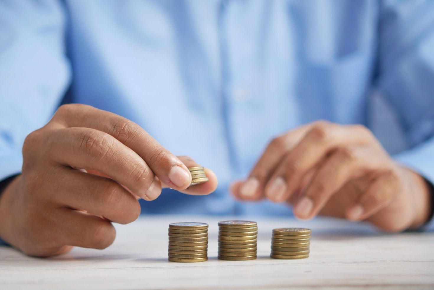 How to Analyze Gold Market Trends Effectively