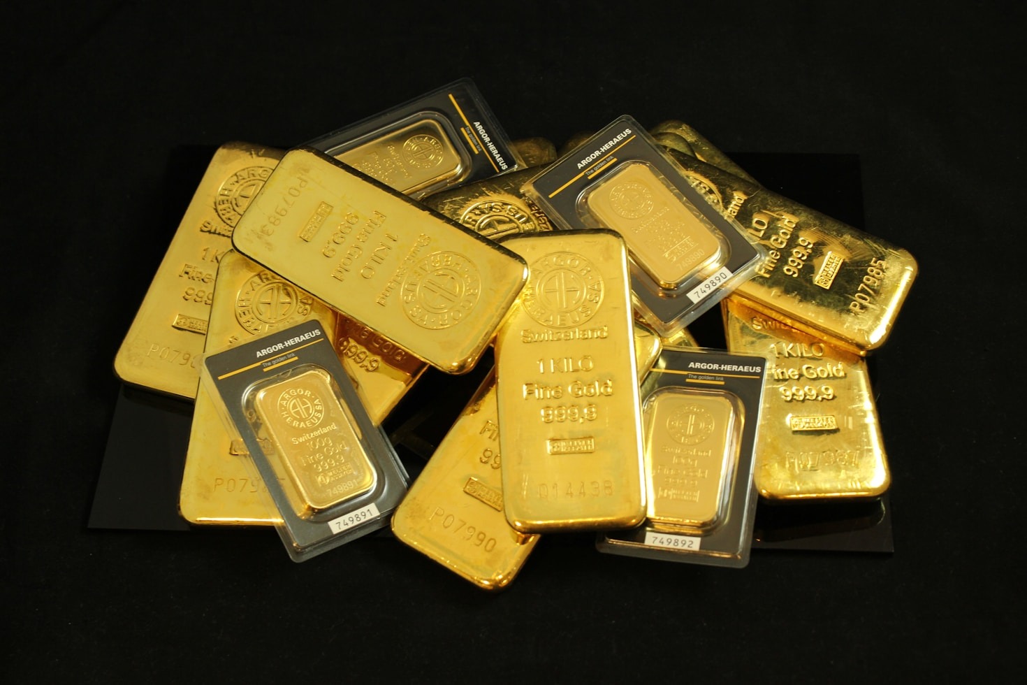 Predicting Gold Market Movements: Expert Tips
